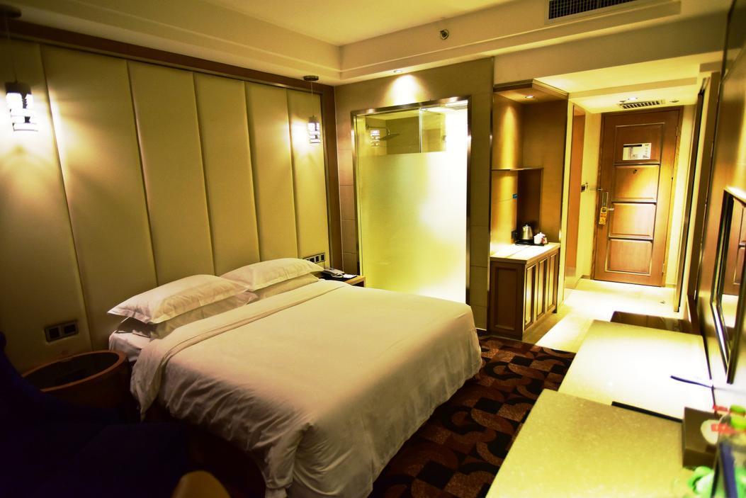 Fuke Jirui Hotel Урумки Екстериор снимка