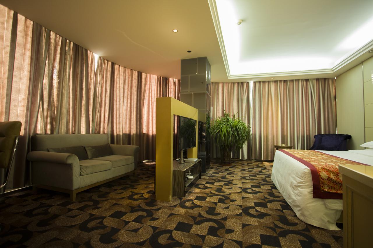 Fuke Jirui Hotel Урумки Екстериор снимка