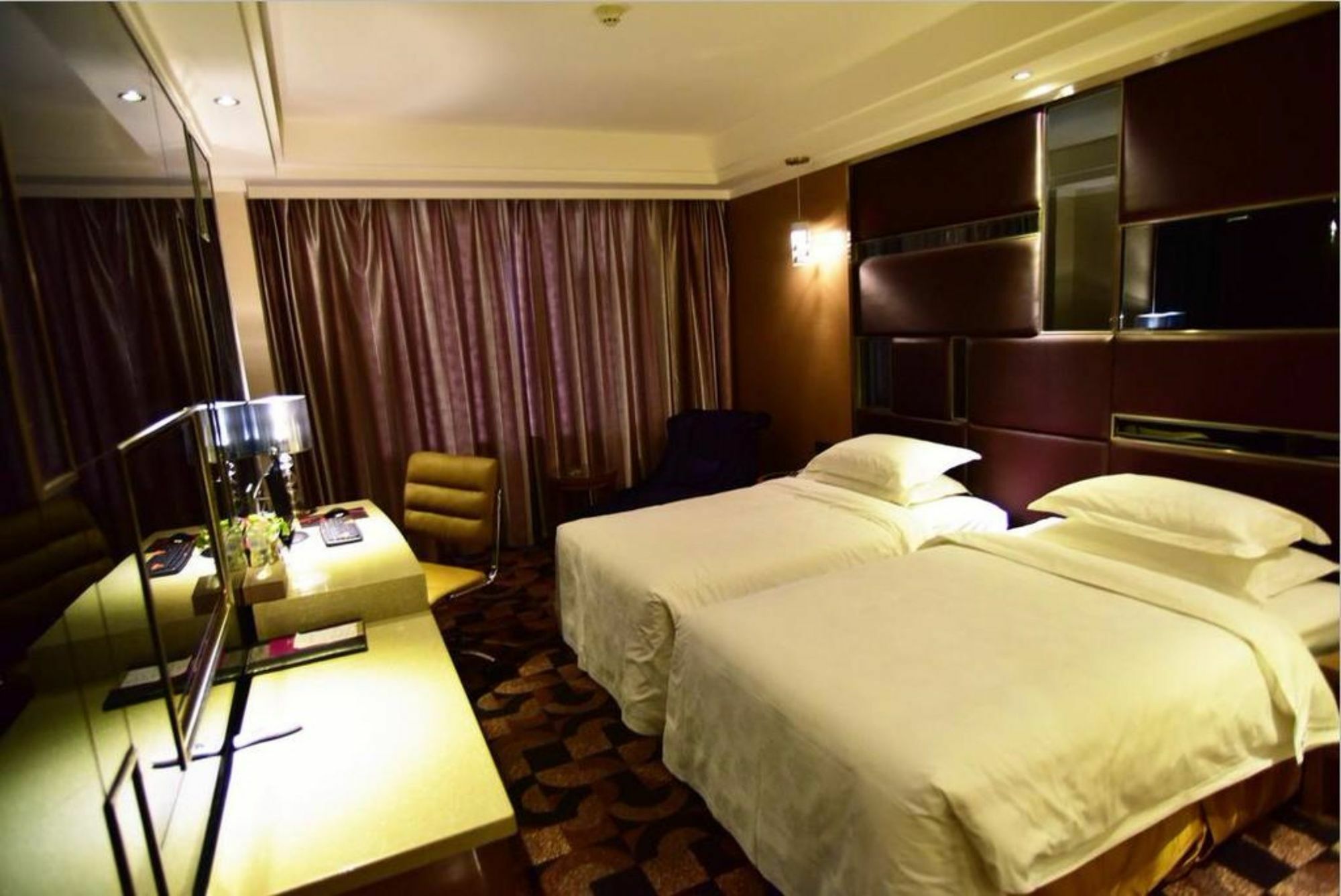Fuke Jirui Hotel Урумки Екстериор снимка